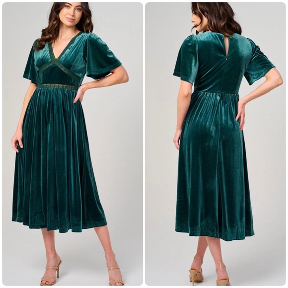 In Loom Dresses & Skirts - Green Velvet V Neck Lace Midi Dress